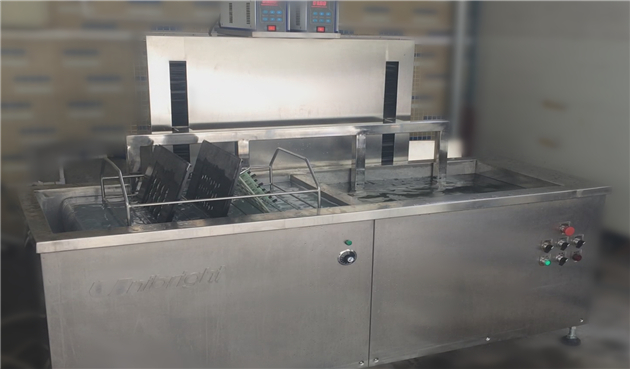 全自動夾治具、載具超聲波水基清洗過程(A).jpg 全自動夾治具、載具超聲波水基清洗過程(A).jpg