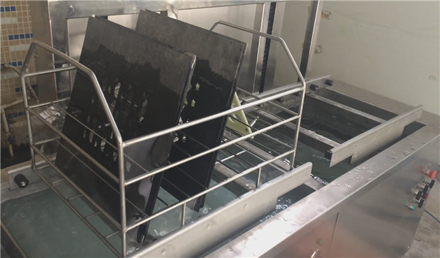 全自動夾治具、載具超聲波水基清洗01.jpg 全自動夾治具、載具超聲波水基清洗01.jpg
