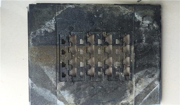 治具清洗前_副本.jpg 治具清洗前_副本.jpg