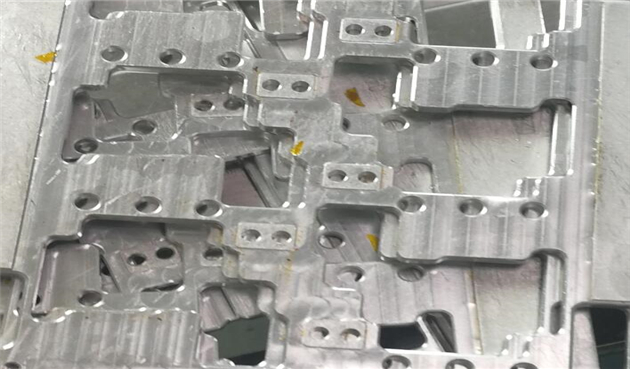 鋁合金治具清洗后_副本1.jpg 鋁合金治具清洗后_副本1.jpg