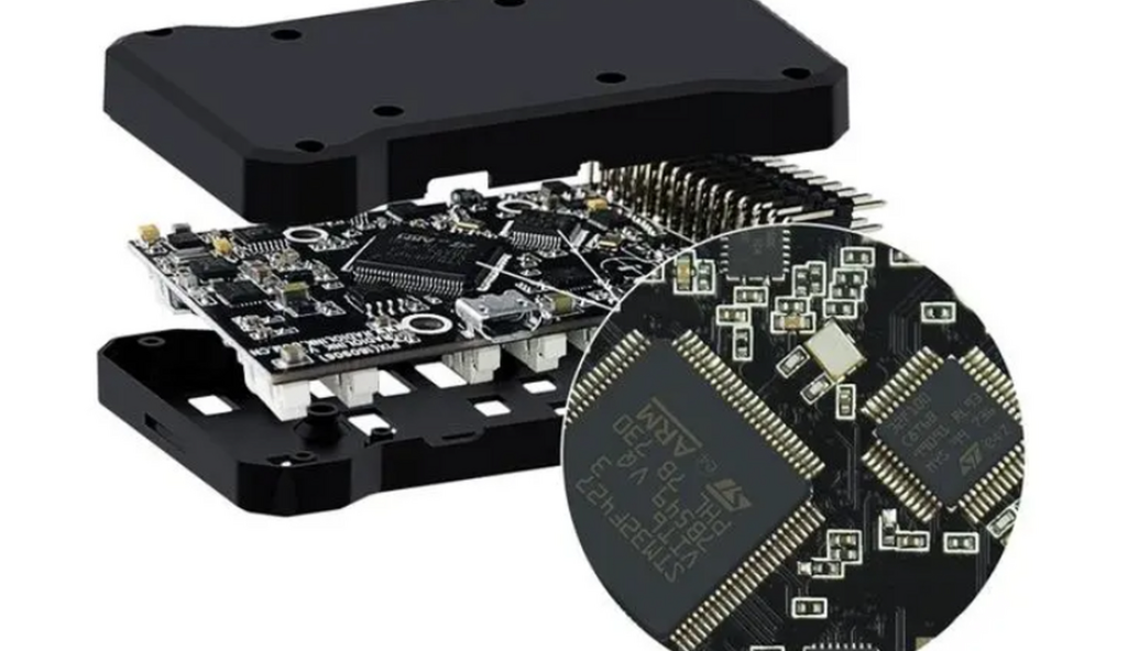 無(wú)人機(jī)飛行控制器關(guān)鍵技術(shù)與半導(dǎo)體器件芯片清洗介紹