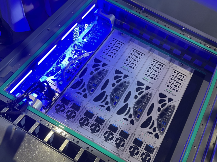 浸沒式液冷服務(wù)器優(yōu)缺點(diǎn)與應(yīng)用分析及液冷服務(wù)器電路板清洗劑介紹